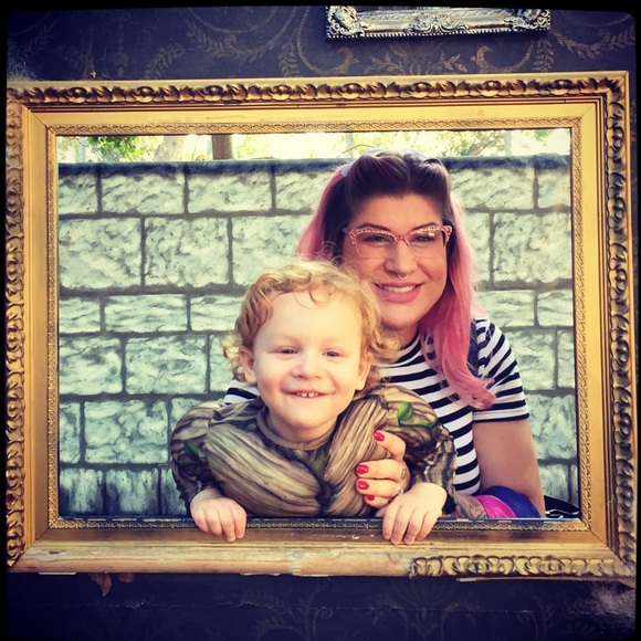 Meet your Posher, Taylor - Picture 6 of 8